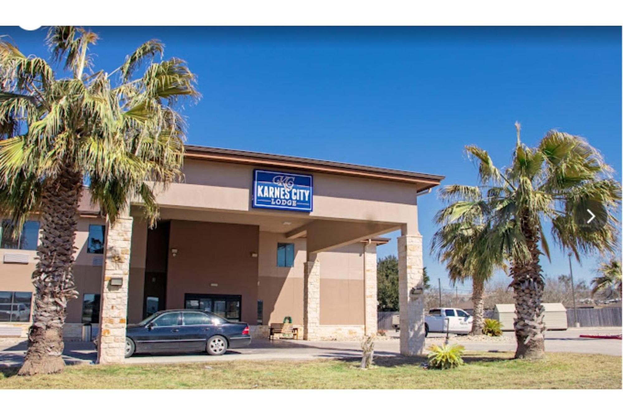 Hotel Karnes 3*