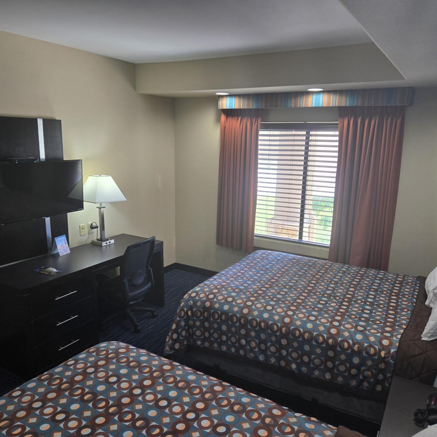 Karnes Hotel