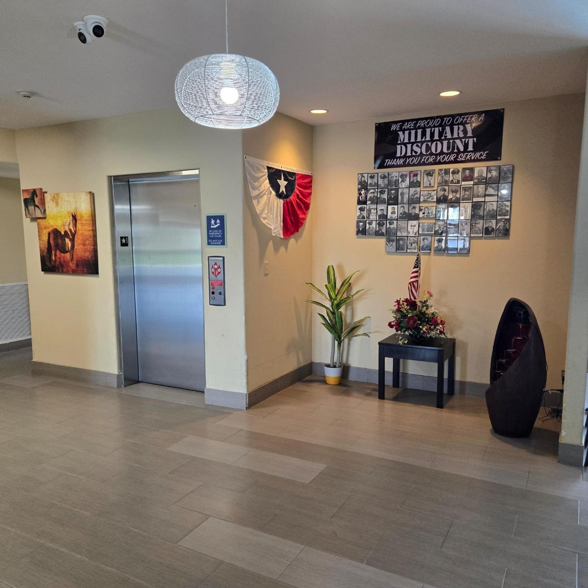 Karnes Hotel 3*